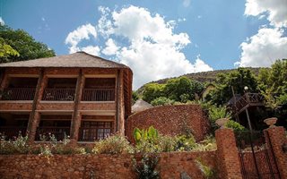 4 Bedroom House in Kosmos