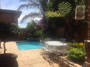 4 Bed House in Bartlett