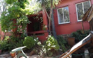 3 Bedroom House in Kensington