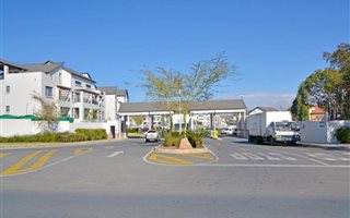 2 Bedroom Apartment in Dainfern