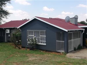 6 Bed House in Blanchville