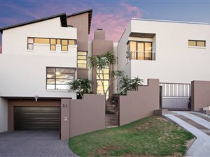 5 Bed House in Woodmead