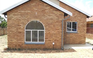 3 Bedroom House in Lindo Park