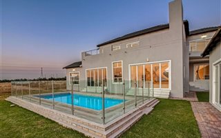 4 Bedroom House in Steyn City