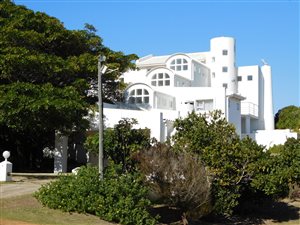 5 Bed House in Oyster Bay
