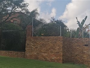 3 Bed House in Roodepoort West