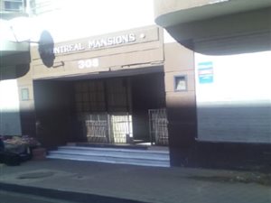 3 Bed Apartment in Joubert Park