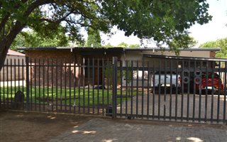 3 Bedroom House in Miederpark