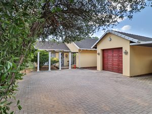 3 Bed House in Ravenswood