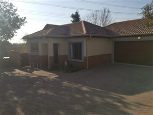 2 Bed Townhouse in Summerset