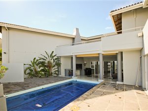 4 Bedroom House in Dennegeur
