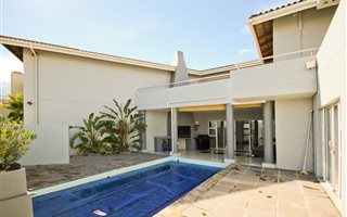 4 Bedroom House in Dennegeur