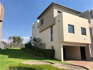 2 Bed Townhouse in Lombardy Estate