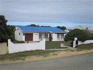 2 Bed House in Pearly Beach