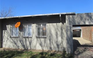 3 Bedroom House in Vanderbijlpark CE2
