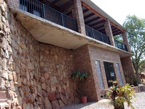 Bachelor apartment in Shere