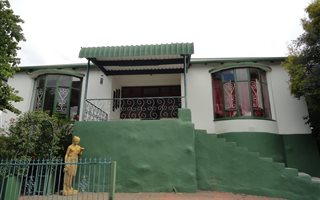 3 Bedroom House in Kensington