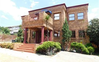 492 m² Office Space in Ferndale