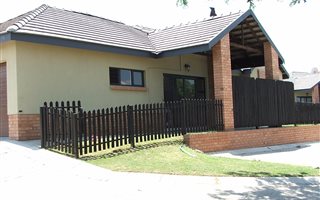 3 Bedroom Townhouse in Riverside Park