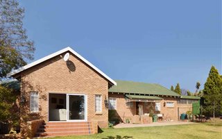 4 Bedroom House in North Riding AH