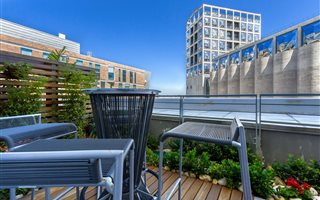 1 Bedroom Apartment in Waterfront