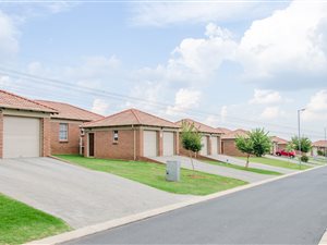 3 Bed House in Monavoni