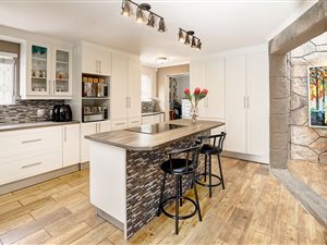 4 Bed House in Blouberg Sands