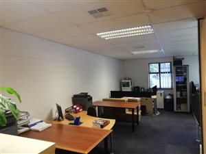 108 m² Commercial space in Kloof