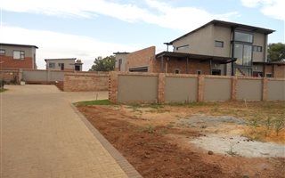 400 m² Land available in Baillie Park