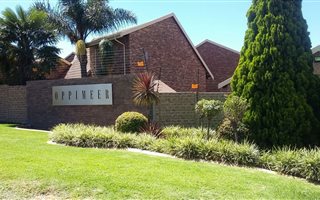 3 Bedroom Apartment in Van Riebeeck Park