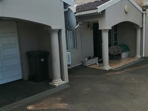 2 Bed Simplex in Shastri Park