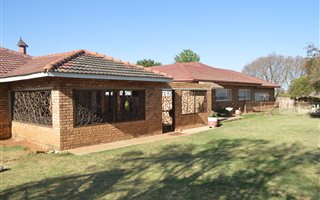 1.7 ha Farm in Elandsvlei