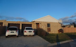2 Bedroom Townhouse in Sherwood and surrounds