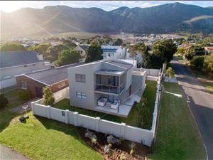 3 Bedroom House in Onrus