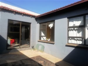 4 Bed House in Clayville