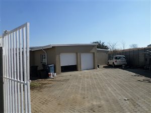 6 Bed House in Illiondale