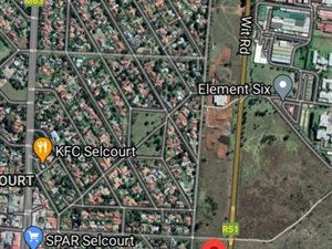 2438 m² Land available in Selcourt