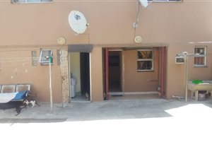 9 Bed House in Havenside