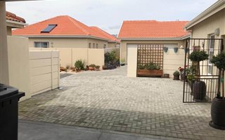 3 Bedroom House in Strand South