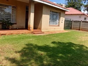 3 Bed House in Daggafontein
