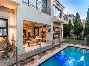 4 Bed House in Melrose