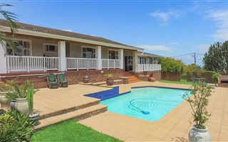 4 Bedroom House in Waterfall