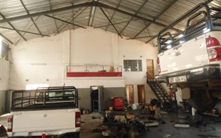 300 m² Industrial space in Burgersfort