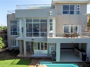 4 Bed House in Salt Rock