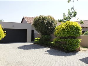 3 Bed House in Boardwalk