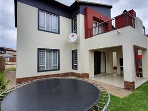 4 Bed House in Oukraal Estate