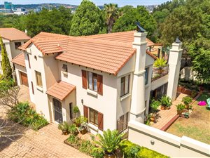 3 Bed Townhouse in Lynnwood Glen