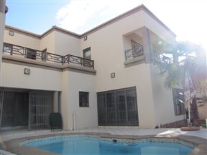 5 Bed House in Miravaal