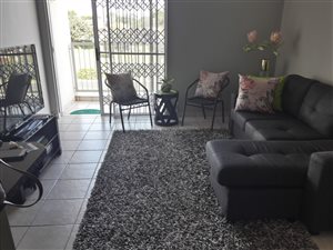 2 Bed Flat in Woodhurst
