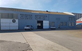 1000 m² Industrial space in Deal Party